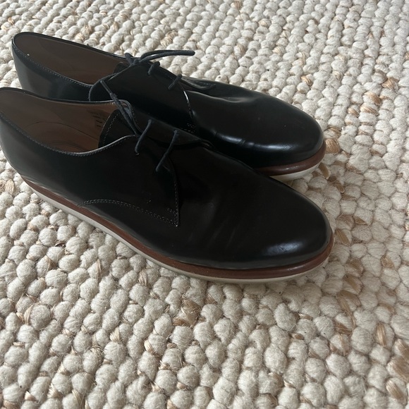Tod’s Womens black oxfords size 39 EU/ 8 US - Picture 2 of 7